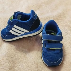 Toddler Adidas Tennis Shoes (Size: 5)